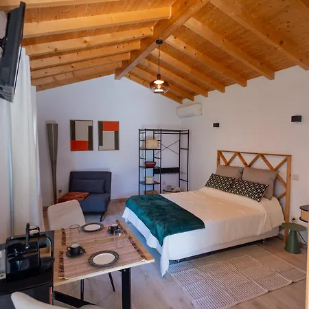 Magnolias Bed & Breakfast Lousã