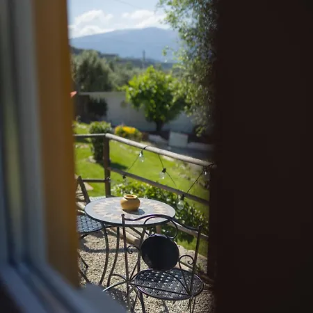 Magnolias With Jacuzzi And Mountain View