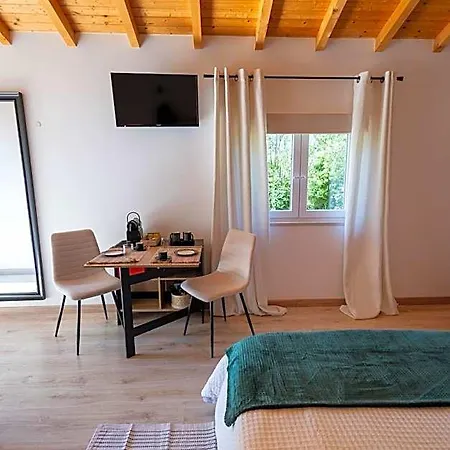 Bed & Breakfast Magnolias With Jacuzzi And Mountain View 3*