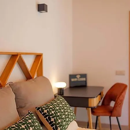 Bed & Breakfast Magnolias With Jacuzzi And Mountain View Lousa (Coimbra)