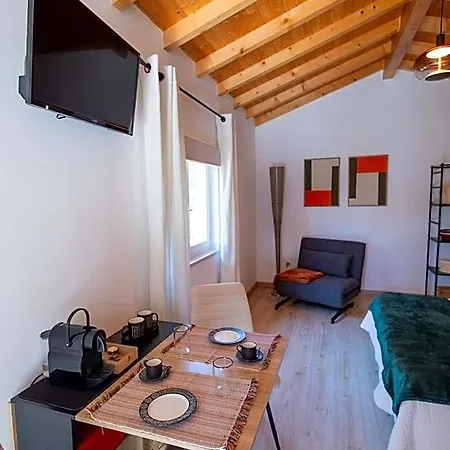 Bed & Breakfast Magnolias With Jacuzzi And Mountain View Lousa (Coimbra)